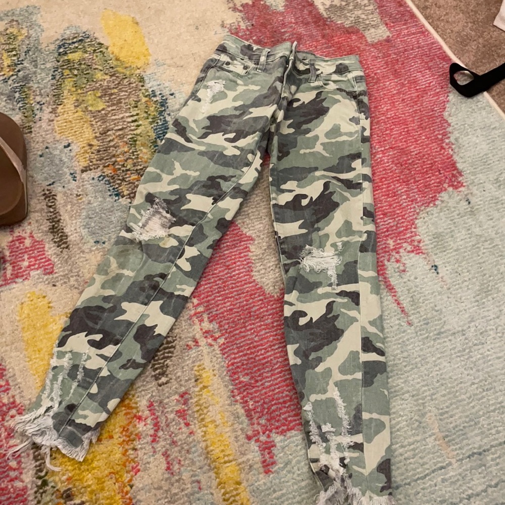 Tractor distressed camo jeans sz 7